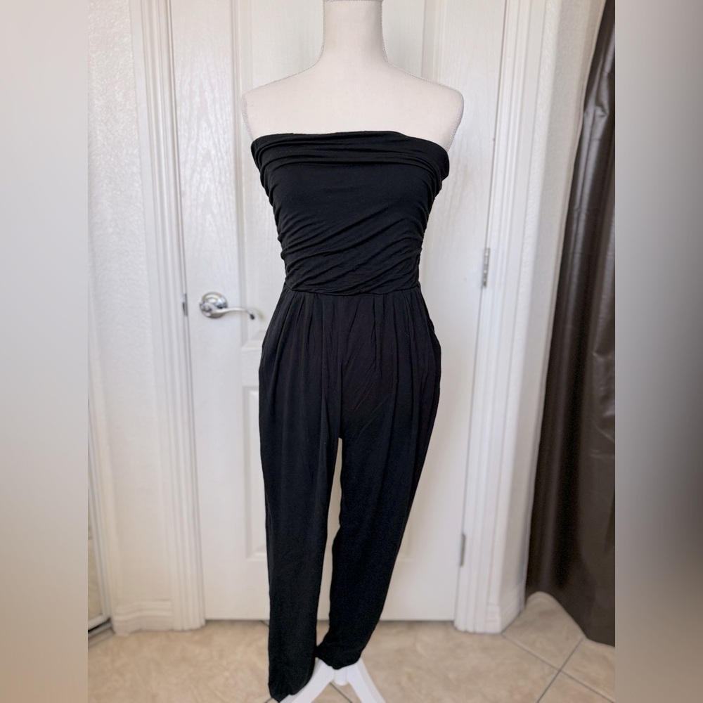 Size L black tube top romper with pockets